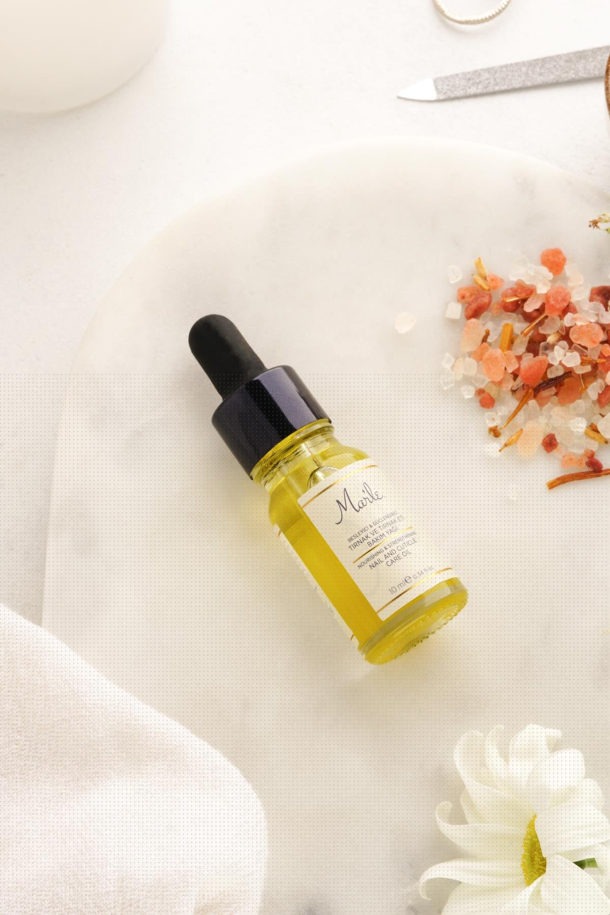 Mar’le %100 Doğal Besleyici & Güçlendirici Tırnak ve Tırnak Eti Bakım Yağı