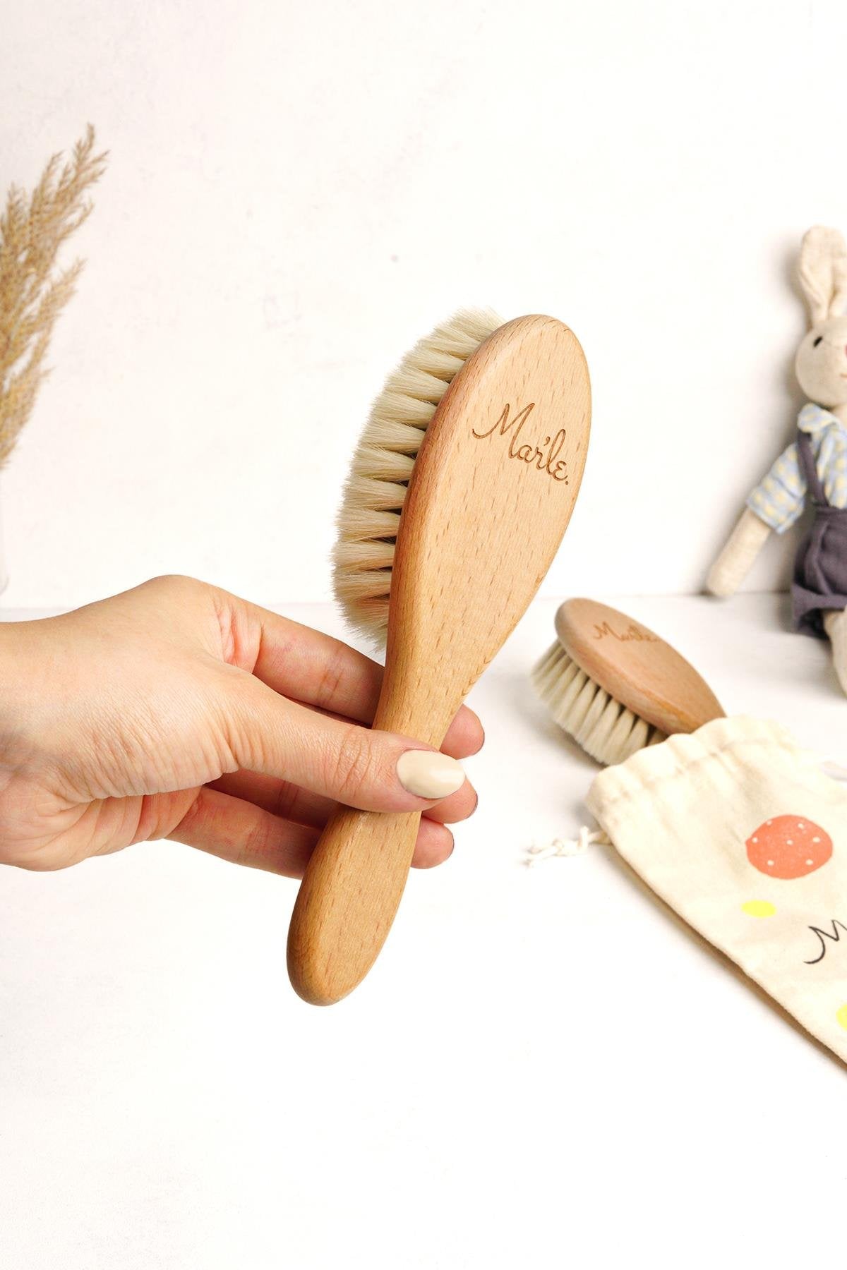 Mar’le %100 Doğal Keçi Kılı Bebek Saç Fırçası & Mar’le Organik Bebek Masaj Yağı Seti